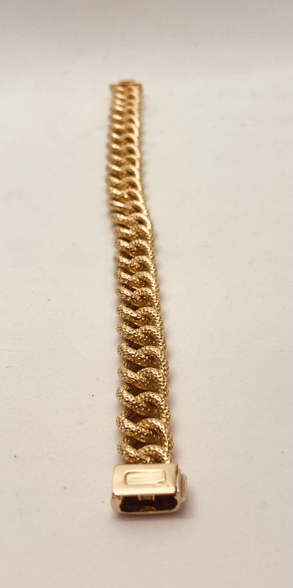 31A4D62D-36C0-4DA9-8DD9-FBAE92A35808